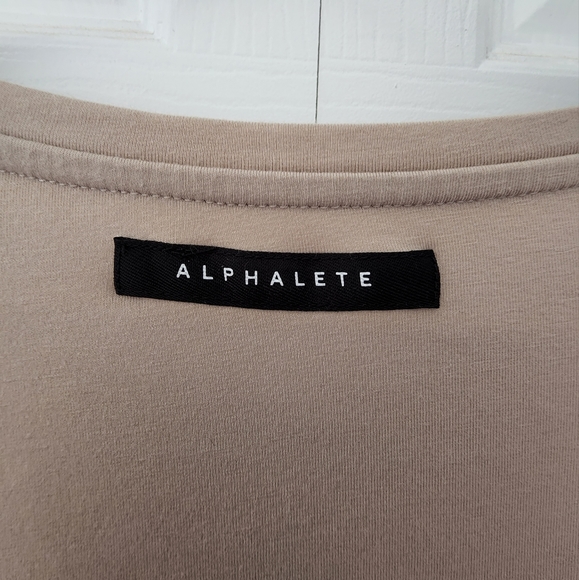 ALPHALETE- Men's XL Essential Tee - Picture 3 of 5